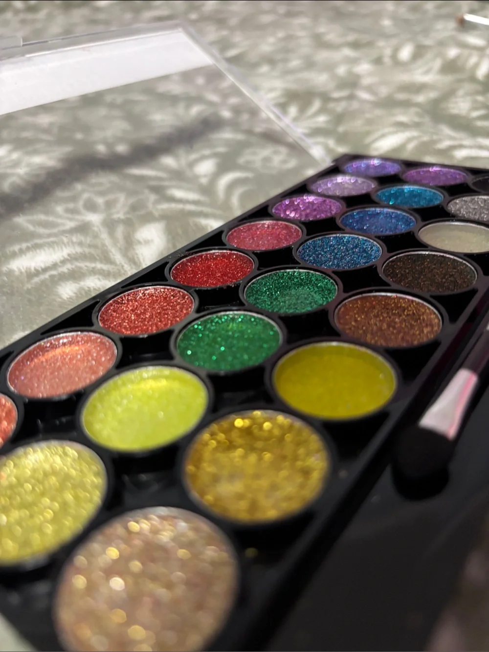 Spirit 24 Glitter Palette - Multicolor Sparkle